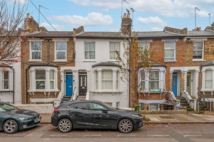 2 Bedroom Flat To Rent In Brackenbury Road, Brackenbury Village, London, W6