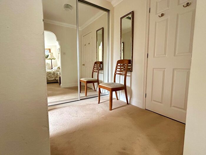 2 Bedroom Apartment For Sale In The Avenue, Branksome Park, BH13