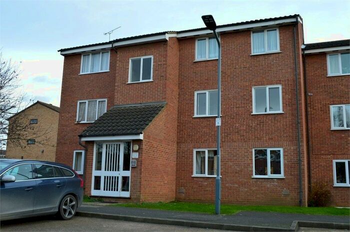 2 Bedroom Flat To Rent In Millhaven Close, Romford, RM6