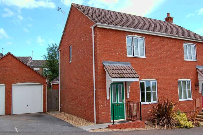 2 Bedroom Semi-Detached House To Rent In Highland Park, Uffculme, Cullompton, Devon, EX15