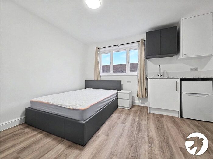 1 Bedroom Property To Rent In Waid Close, Dartford, Kent, DA1
