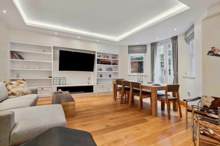 2 Bedroom Flat To Rent In Elm Park Gardens, Chelsea, SW10