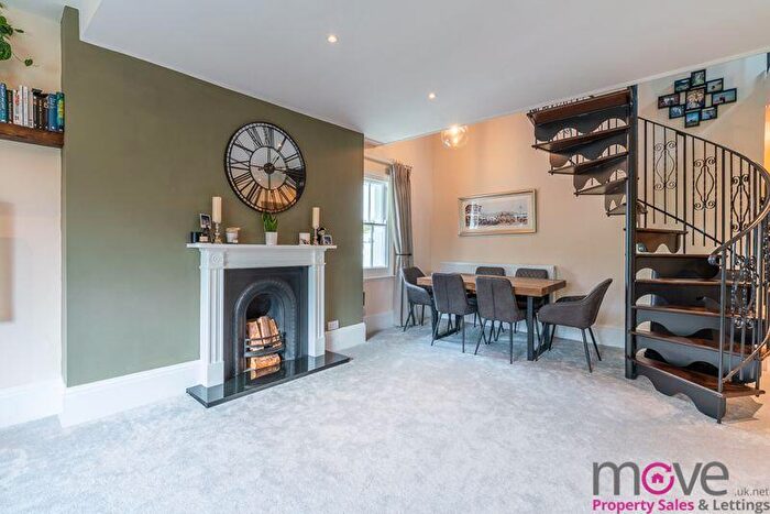 2 Bedroom Apartment To Rent In Albert Road, Cheltenham, GL52