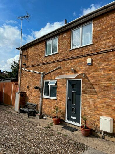 2 Bedroom Flat To Rent In Ridler Road, EN1