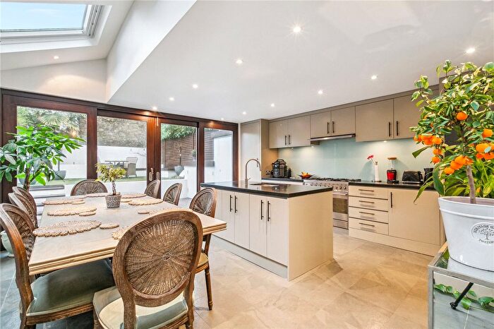 5 Bedroom Terraced House To Rent In Ridgmount Road, London, SW18