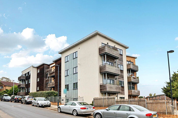 2 Bedroom Apartment For Sale In Bramhope Lane, London, SE7