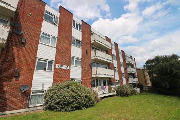 2 Bedroom Flat To Rent In Bishopsford Road, Morden, SM4