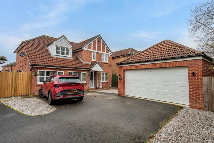 4 Bedroom Bungalow To Rent In Herdwick Close, York, YO30