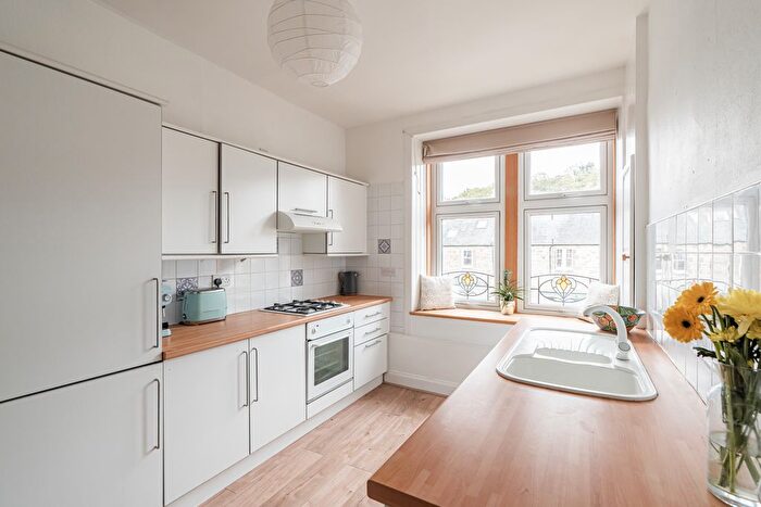 1 Bedroom Flat For Sale In / Craigcrook Place, Edinburgh, EH4