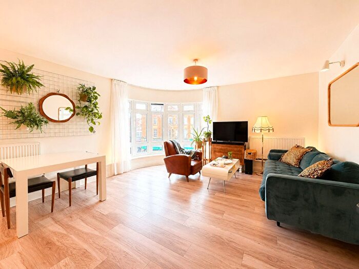 1 Bedroom Flat For Sale In Burnt Ash Road, London, SE12