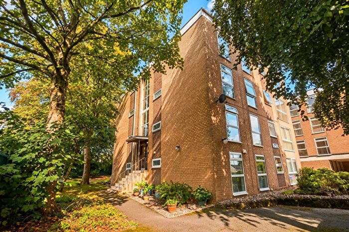 2 Bedroom Flat For Sale In Aigburth Road, Aigburth, Liverpool, L17