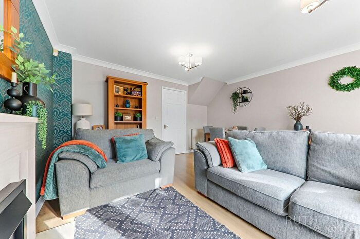 3 Bedroom End Of Terrace House For Sale In Northfield Grange, South Kirkby, WF9