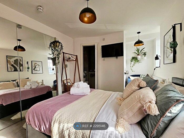 1 Bedroom Flat To Rent In Huntingfield Road, London, SW15