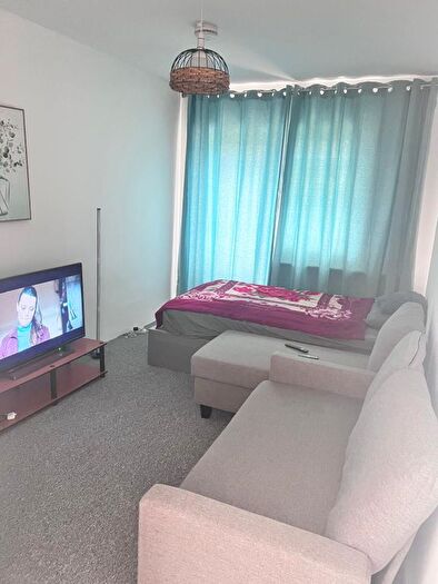 Studio To Rent In Westleigh Gardens, Edgware, HA8