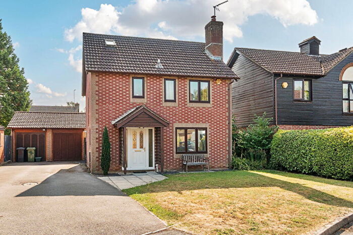 4 Bedroom Detached House For Sale In Olivers Close, Bramley, RG26