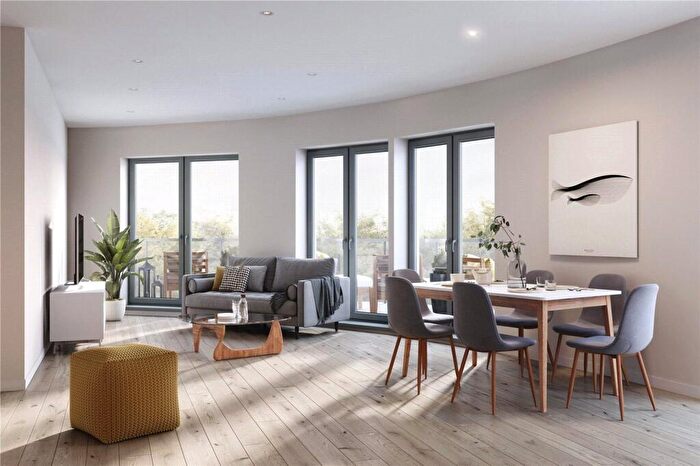 2 Bedroom Flat For Sale In Adastra House, Finchley Central, N3