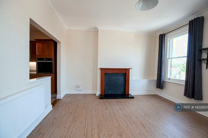 2 Bedroom Maisonette To Rent In Croydon Road, Beckenham, BR3