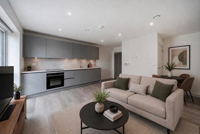 Studio To Rent In Croydon Road Beckenham, BR3