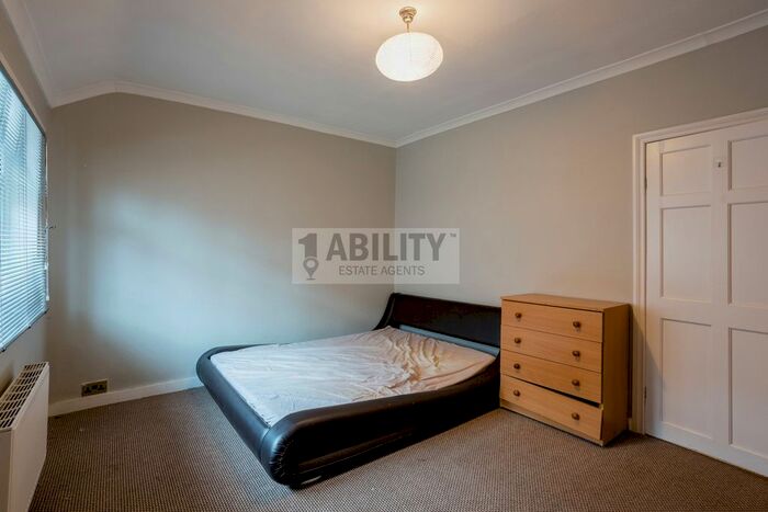 4 Bedroom Town House To Rent In Crosby Row, London, SE1