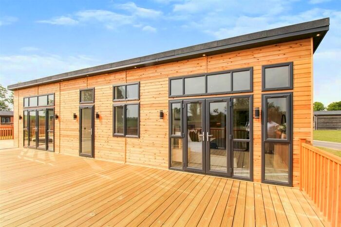 2 Bedroom Lodge For Sale In Fornham St. Genevieve, Bury St. Edmunds, IP28