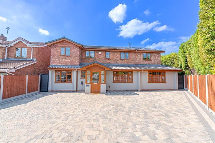 5 Bedroom Detached House For Sale In Milestone Way, Willenhall, WV12