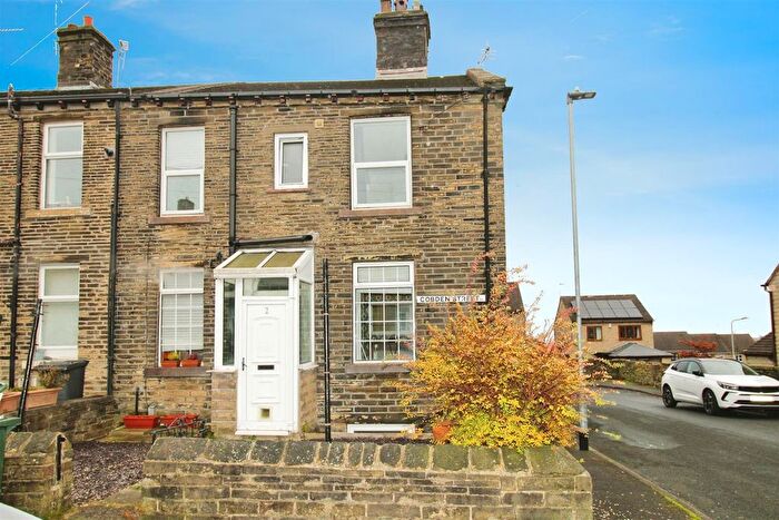 2 Bedroom End Of Terrace House To Rent In Cobden Street, Clayton, BD14