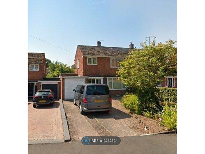 3 Bedroom Semi-Detached House To Rent In Hopgardens Avenue, Bromsgrove, B60
