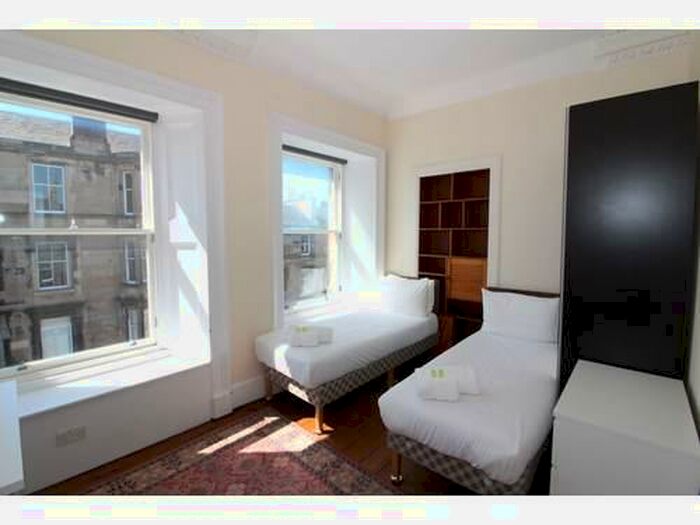 5 Bedroom Flat To Rent In South Clerk Street, Edinburgh, EH8