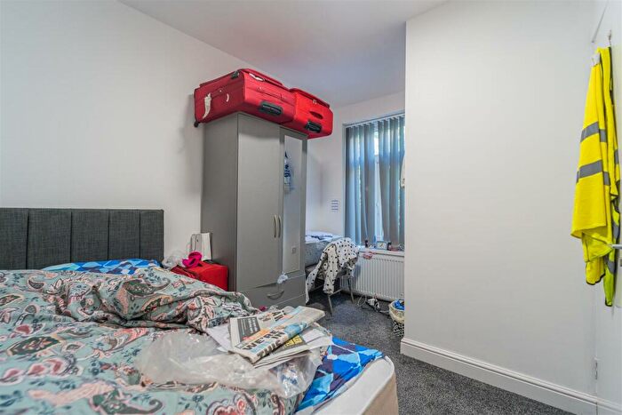 4 Bedroom House To Rent In Harborne Park Road, Birmingham, B17