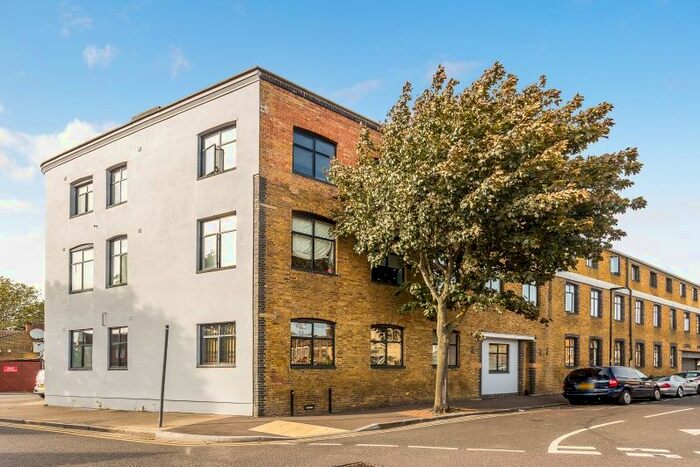 1 Bedroom Flat To Rent In Jedburgh Road, London, E13