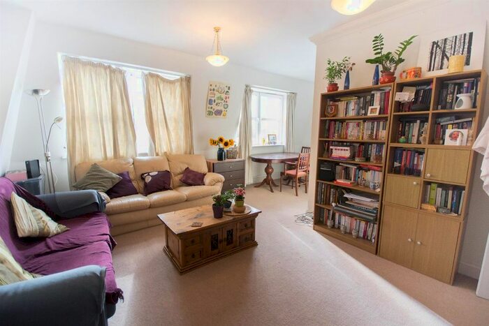 1 Bedroom Flat To Rent In Imperial Court, Kennington Lane, London, SE11