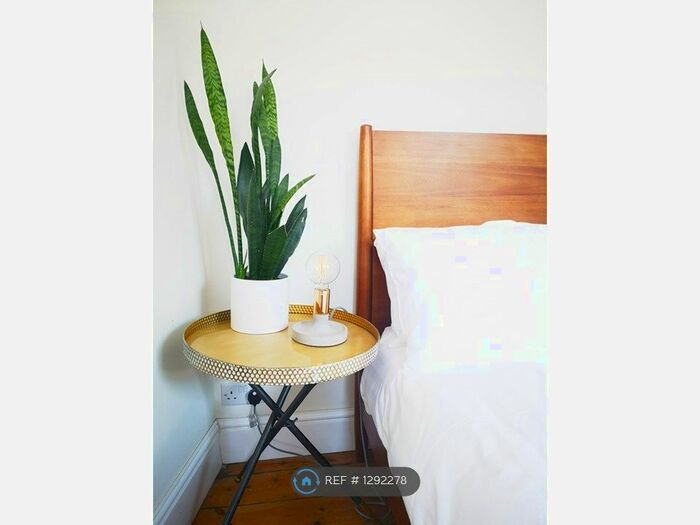 2 Bedroom Semi-Detached House To Rent In Alliance Road, Ramsgate CT11