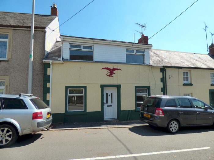 2 Bedroom Property To Rent In High Street, St Clears, Carmarthenshire, SA33