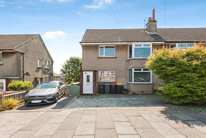 2 Bedroom Flat For Sale In Balmoral Road, Morecambe, Lancashire, LA4