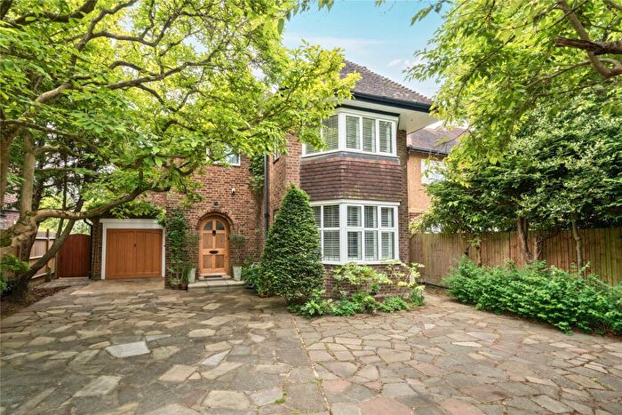 4 Bedroom Detached House For Sale In Regent Road, Surbiton, KT5