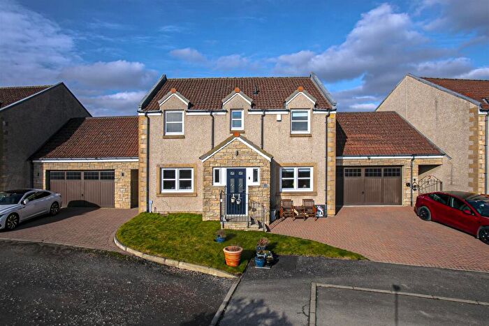 4 Bedroom Detached House For Sale In Waulkmill Steading, Charlestown, KY12