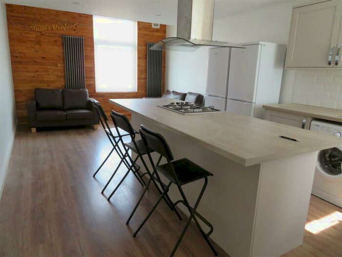 6 Bedroom House To Rent In Stansted Road, Southsea, PO5