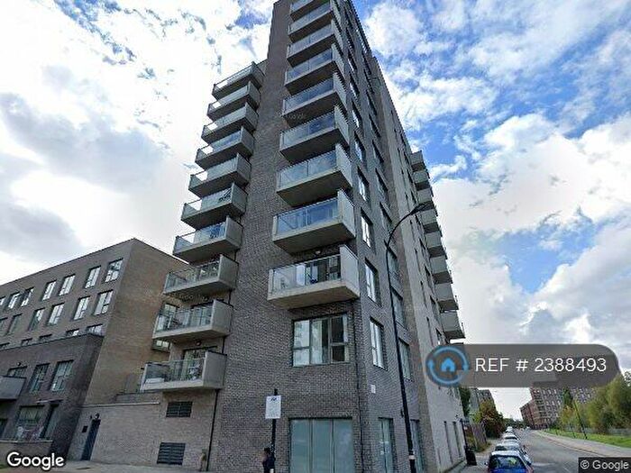 3 Bedroom Flat To Rent In Bawley Court, London, E16