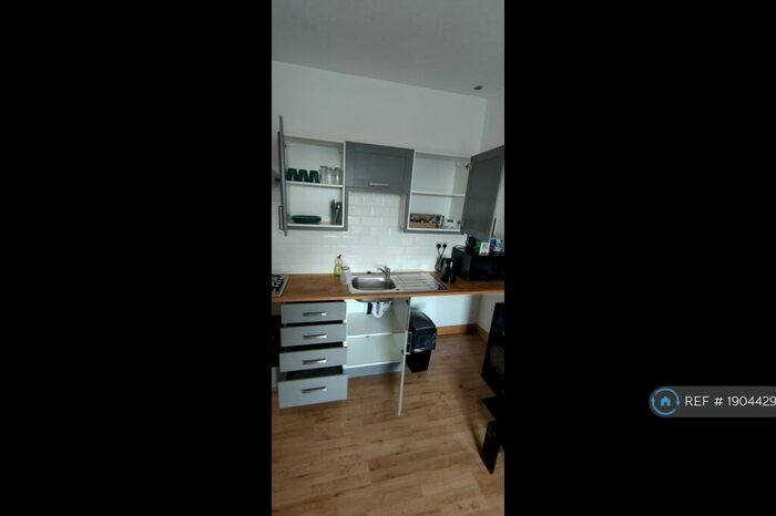1 Bedroom Flat To Rent In Burnley Road, Briercliffe, Burnley, BB10