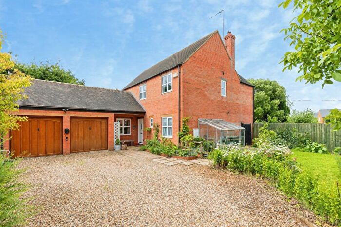 5 Bedroom Detached House For Sale In Walnut Gardens, Claydon, Banbury, OX17