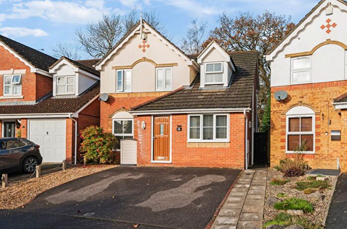 3 Bedroom Detached House For Sale In Badger Close, Four Marks, Alton, Hampshire, GU34