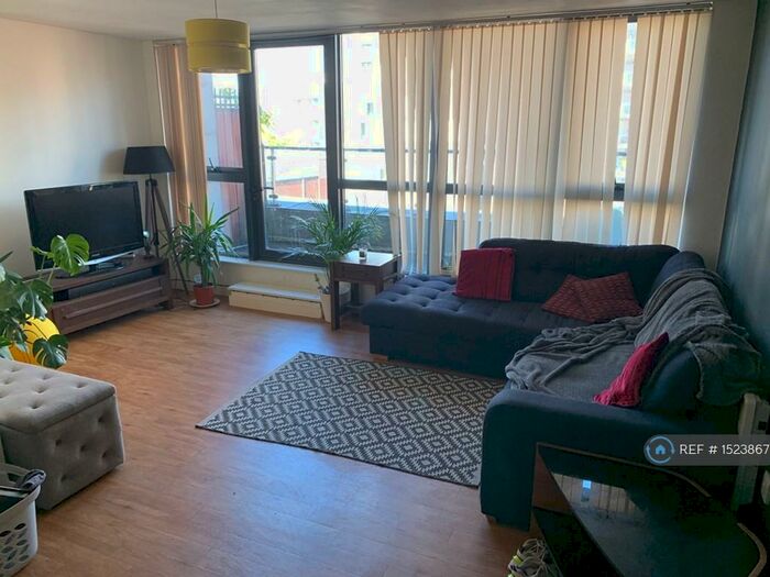 2 Bedroom Flat To Rent In Quebec Building, Salford, M3