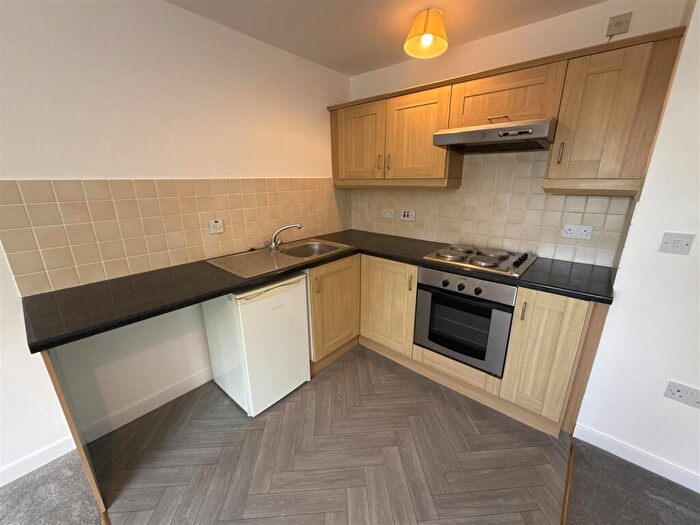 1 Bedroom Flat To Rent In High Street, Quarry Bank, Brierley Hill, DY5
