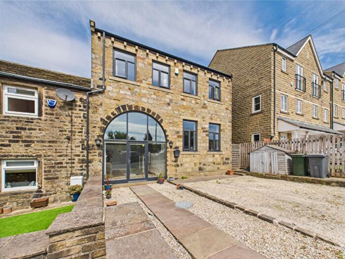 4 Bedroom House For Sale In Birkshead, Wilsden, Bradford, BD15