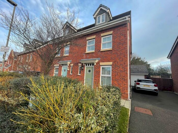 3 Bedroom House To Rent In Breckside Park, L6
