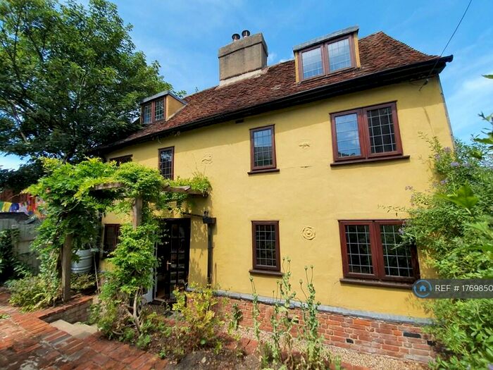 3 Bedroom Detached House To Rent In St. Johns Green, Colchester, CO2