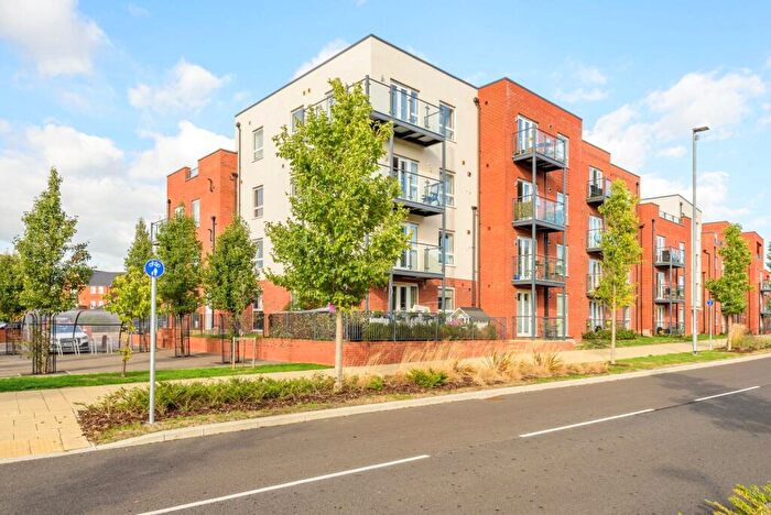 2 Bedroom Apartment For Sale In Lett Lane, Ebbsfleet, Gravesend, DA10
