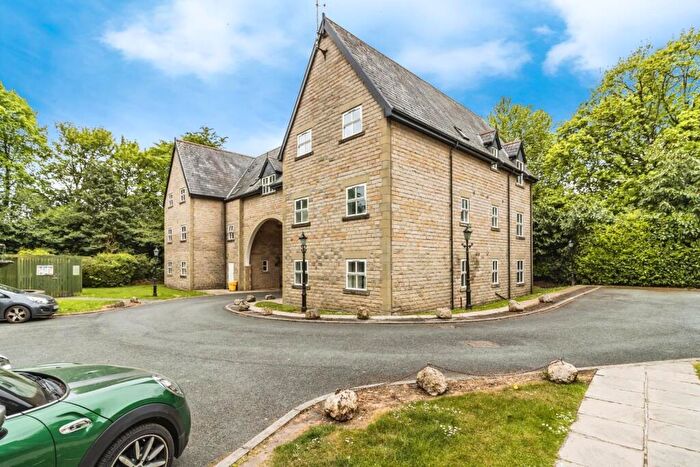 2 Bedroom Apartment To Rent In The Gatehouse, M6