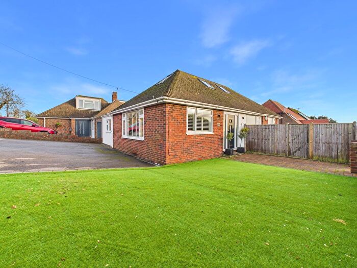 3 Bedroom Bungalow For Sale In Norbury Drive, Lancing, BN15