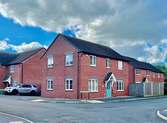 4 Bedroom Detached House To Rent In College Close, Rugby, CV21